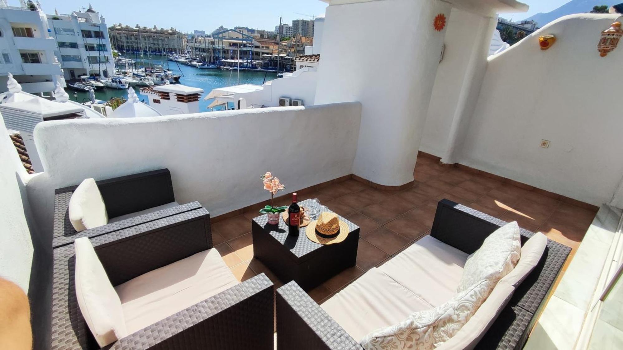 Puerto Marina Luxury Apartment With Sea Views بينالماذينا المظهر الخارجي الصورة